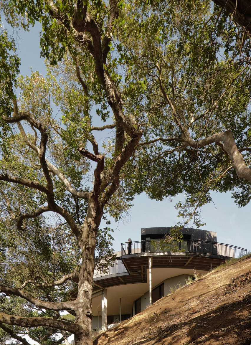 Round House by Feldman Architecture