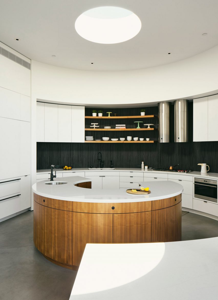 Round House by Feldman Architecture