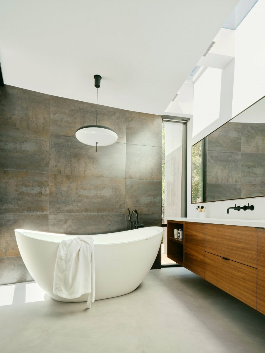 Round House by Feldman Architecture
