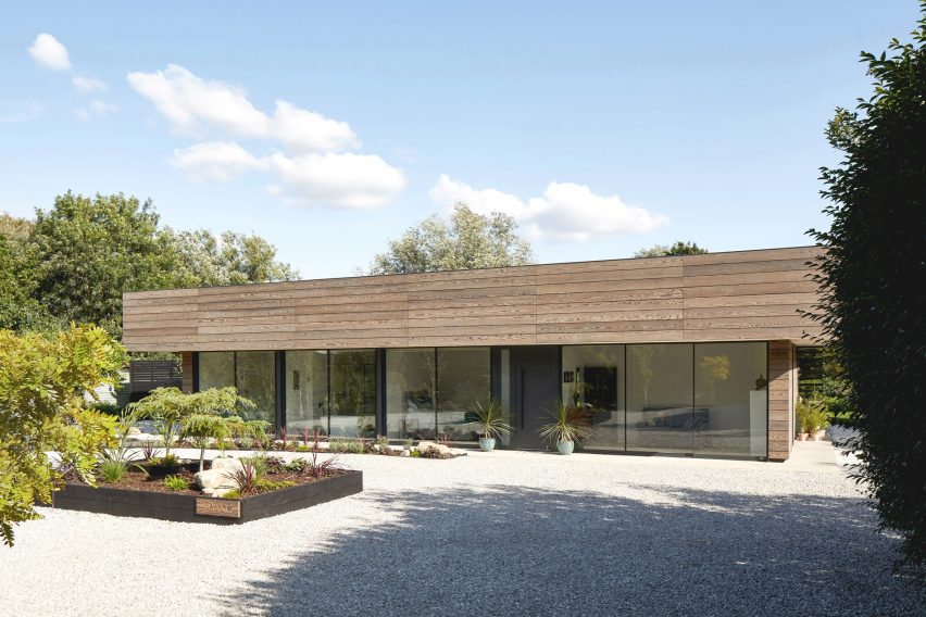 Facade of Sayang House by Carlos Gris