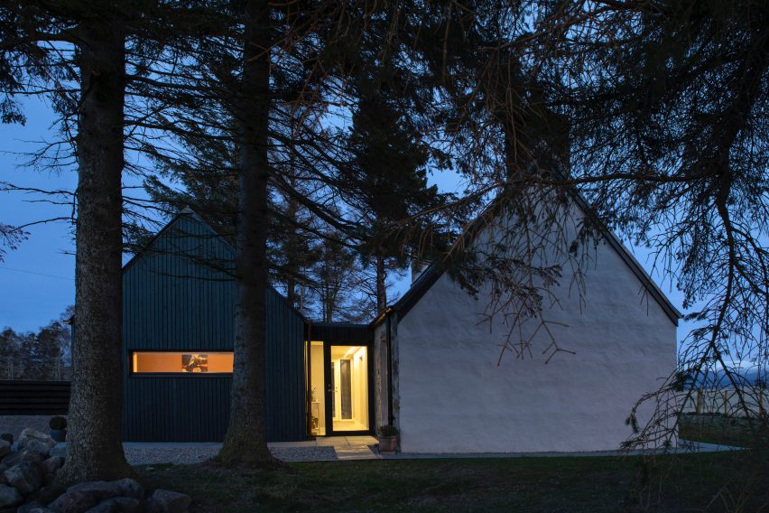 Strone Glenbanchor cottage by Loader Monteith Architects