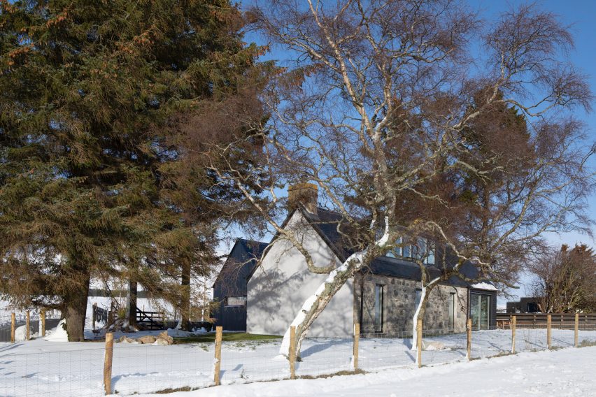 Strone Glenbanchor cottage by Loader Monteith Architects