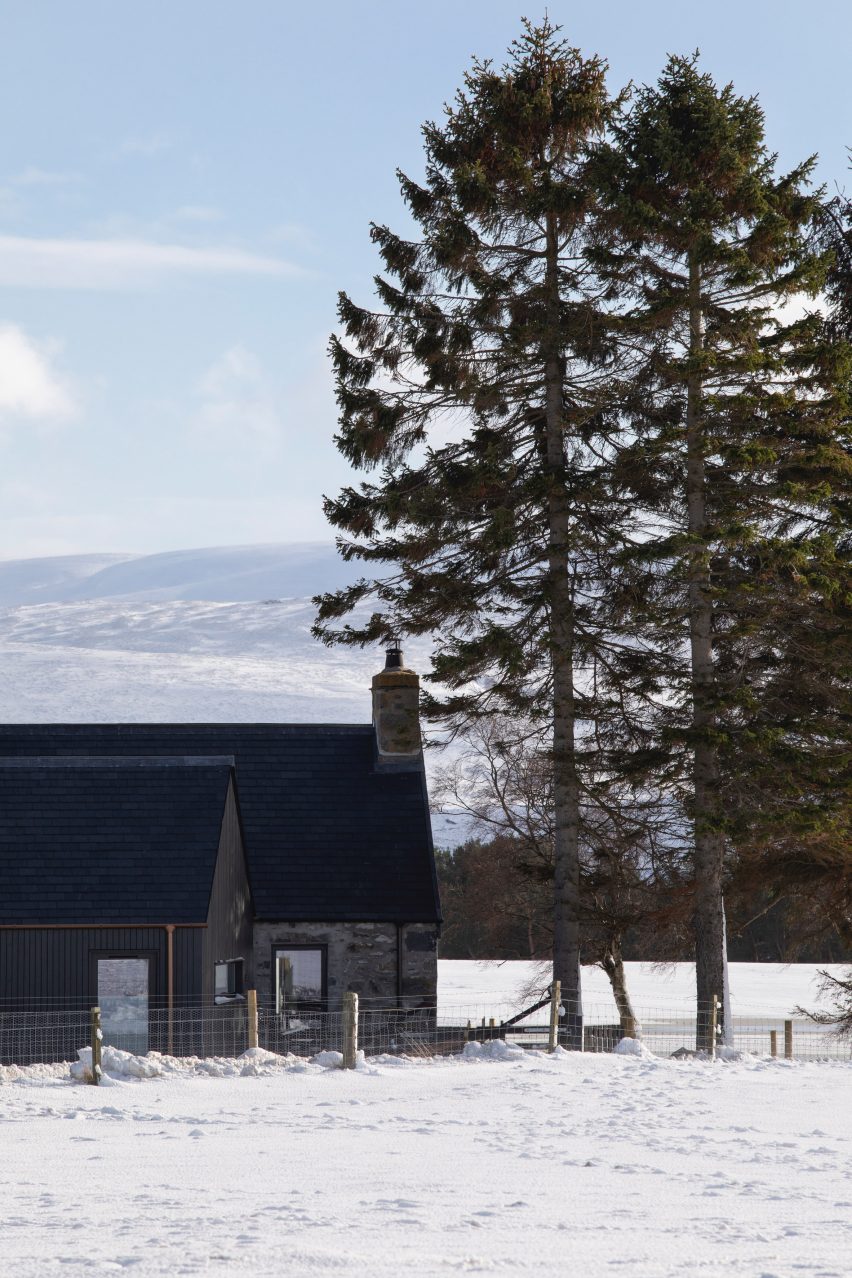 Strone Glenbanchor cottage by Loader Monteith Architects