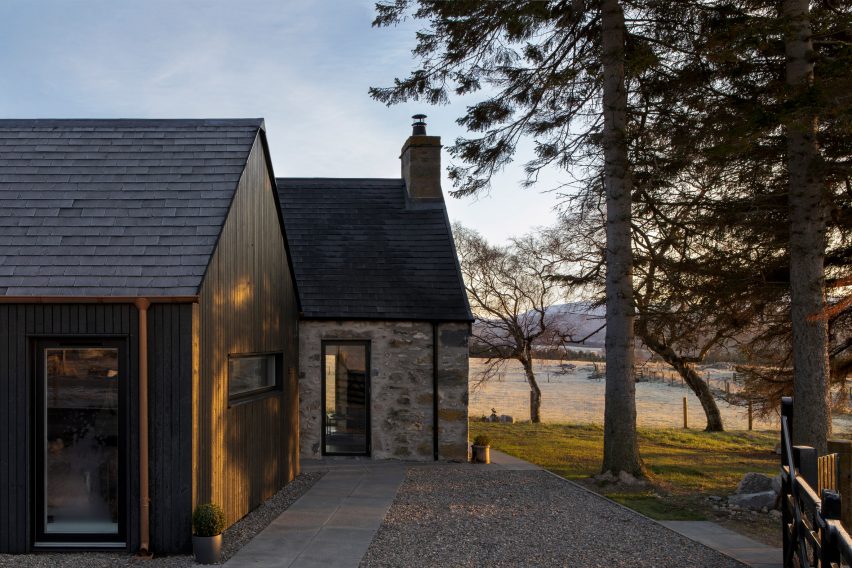 Strone Glenbanchor cottage at sunrise
