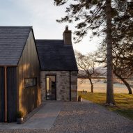 Strone Glenbanchor cottage by Loader Monteith Architects