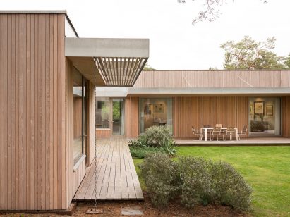 Wooden exterior of Villa MSV 