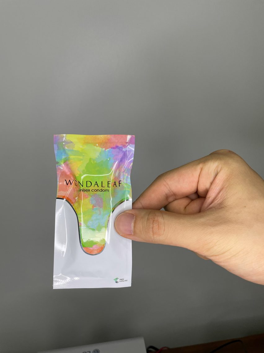 Wondaleaf Unisex Condom by John Tang