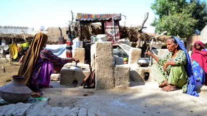 Smokeless stoves by Yasmeen Lari in Pakistan