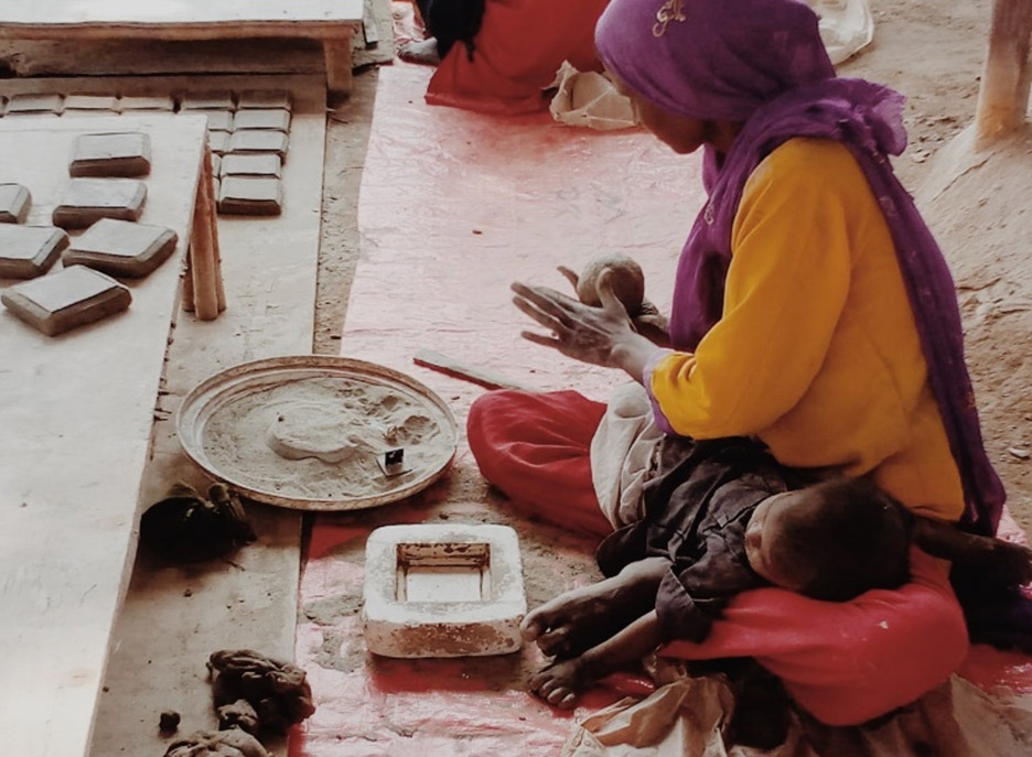 Yasmeen Lari and Heritage Foundation of Pakistan create terracotta tiling alongside Pakistan's impoverished