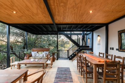 Open staircase at glass extension