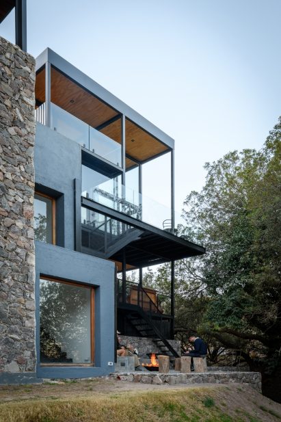 Masonry facade
