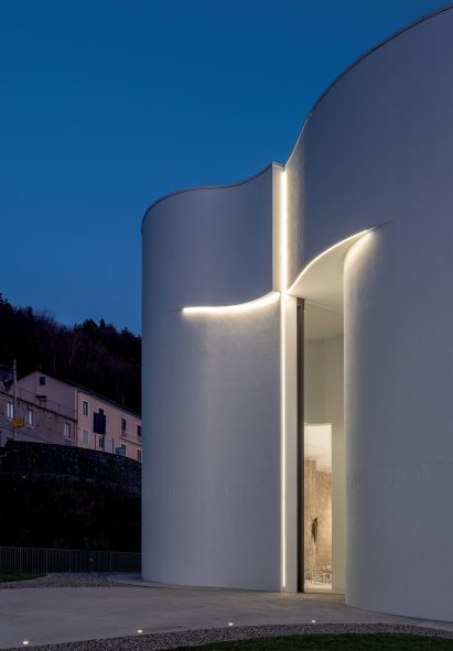 Cross-shaped entrance to church
