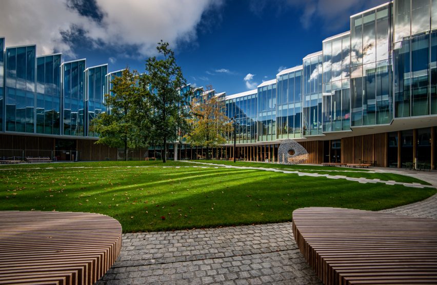 Courtyard or research and development centre in Cambridge