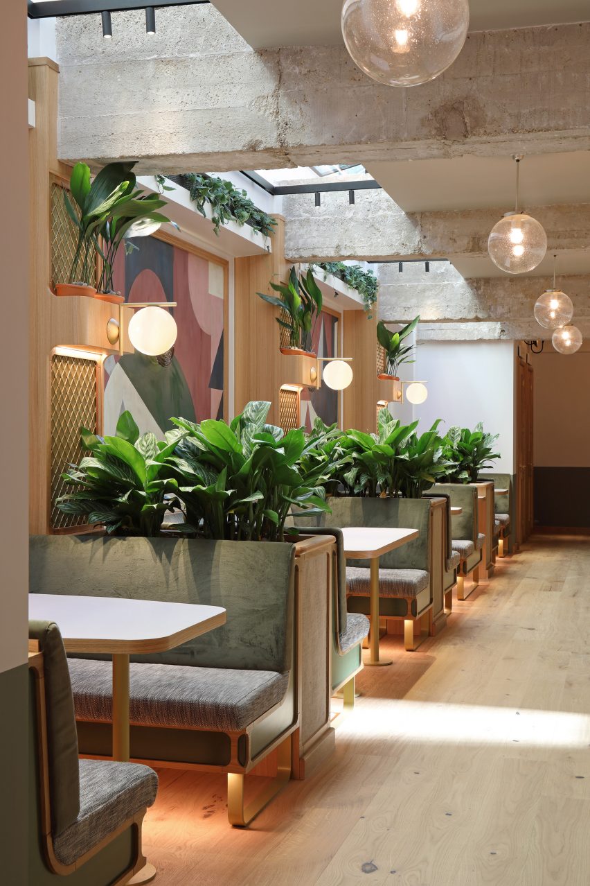 First floor seating booths in 6 Babmaes Street office for The Crown Estate by Fathom Architects
