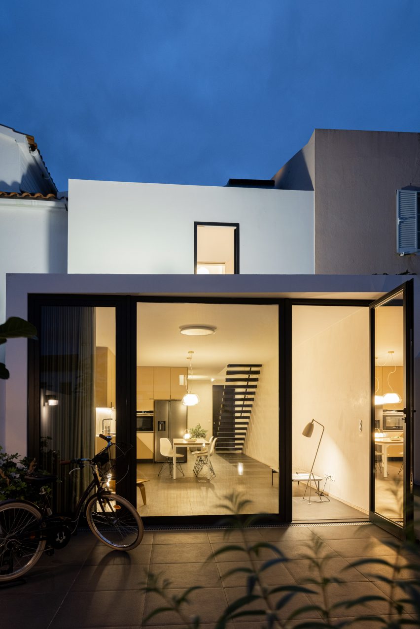 Windmill House by Box Arquitectos is a terraced house in Portugal