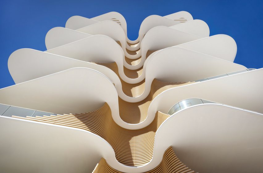 Burleigh Heads Beach apartments by Koichi Takada Architects