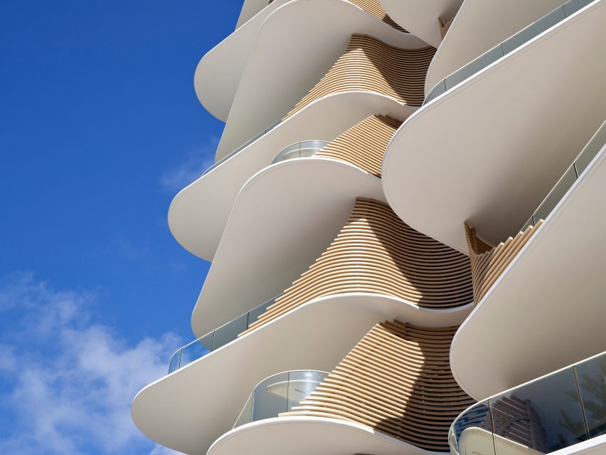 Burleigh Heads Beach apartments by Koichi Takada Architects