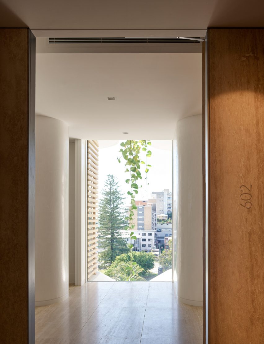 Burleigh Heads Beach apartments by Koichi Takada Architects