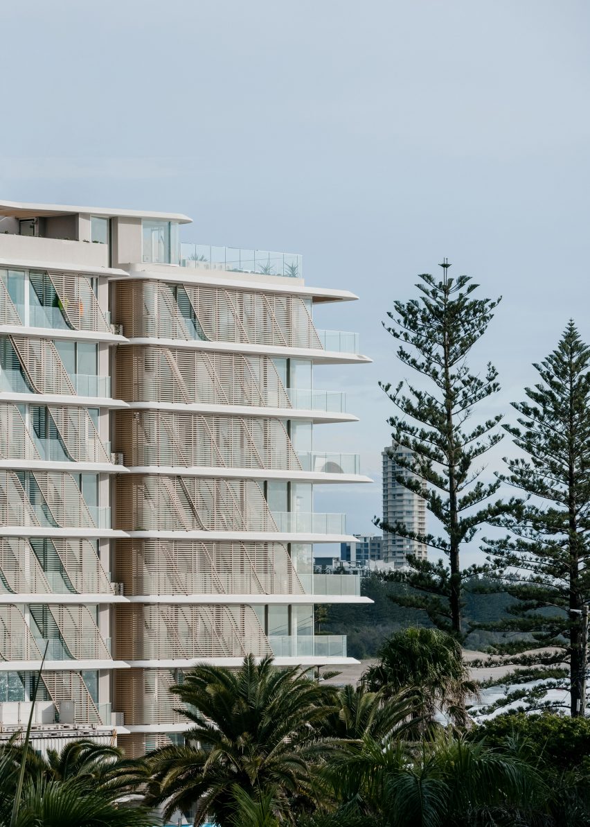 Burleigh Heads Beach apartments by Koichi Takada Architects