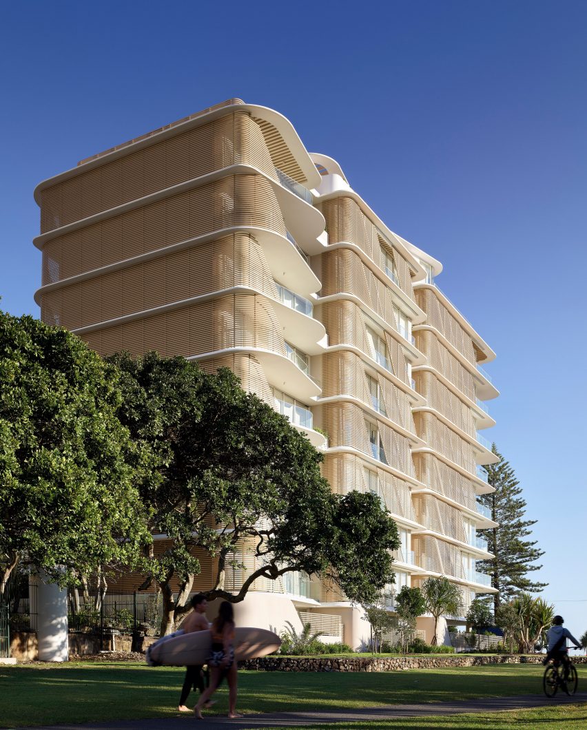 Burleigh Heads Beach apartments by Koichi Takada Architects