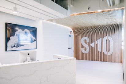 White marble desk in s10 lobby
