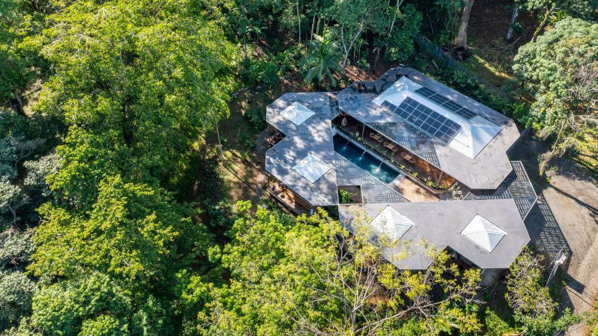 Caribbean Courtyard Villas by Studio Saxe