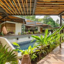 Caribbean Courtyard Villas by Studio Saxe
