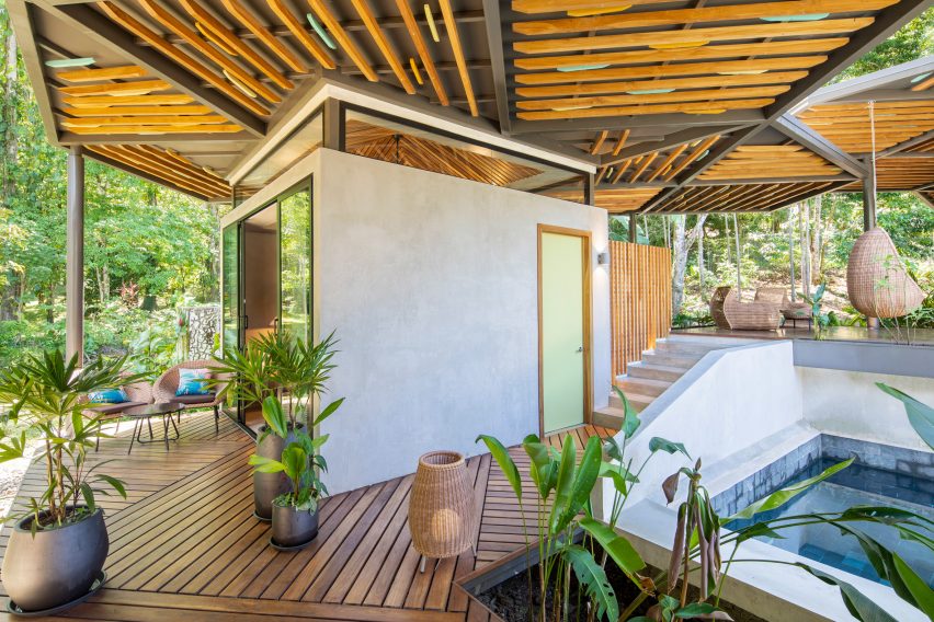 Caribbean Courtyard Villas by Studio Saxe