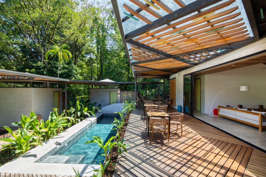 Caribbean Courtyard Villas by Studio Saxe