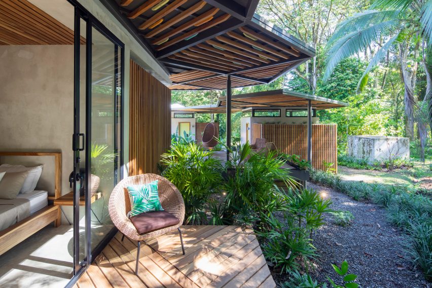 Caribbean Courtyard Villas by Studio Saxe