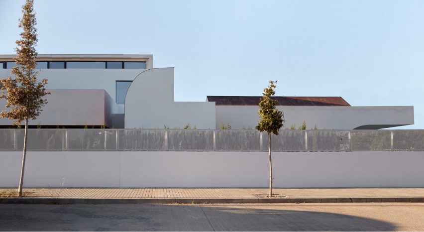 Exterior of DM House in Valencia