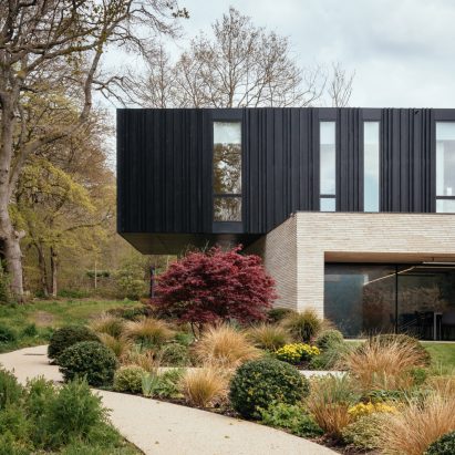 Cantilevered first floor of Claywood house for a wheelchair user by Ayre Chamberlin Gaunt