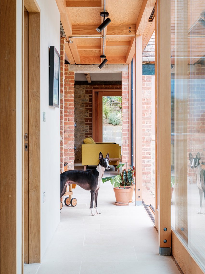 Woodthorpe Stables was designed by Delve Architects