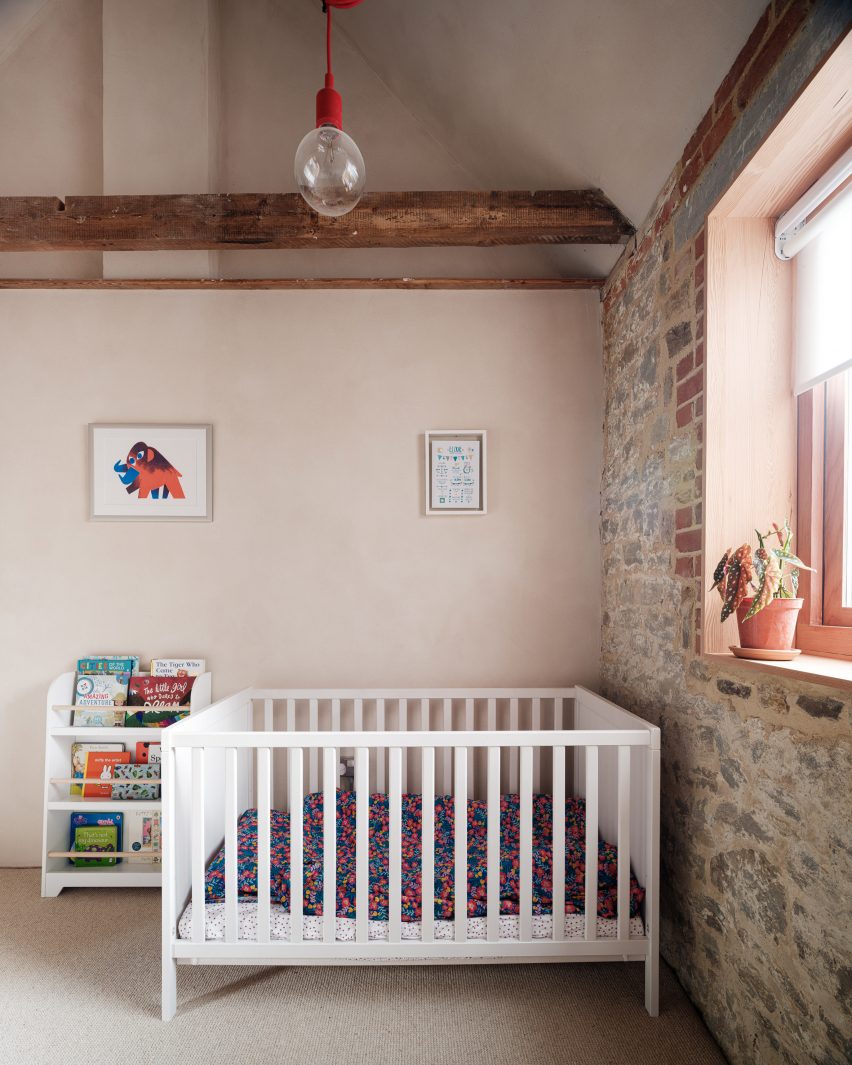 Woodthorpe Stables was designed by Delve Architects
