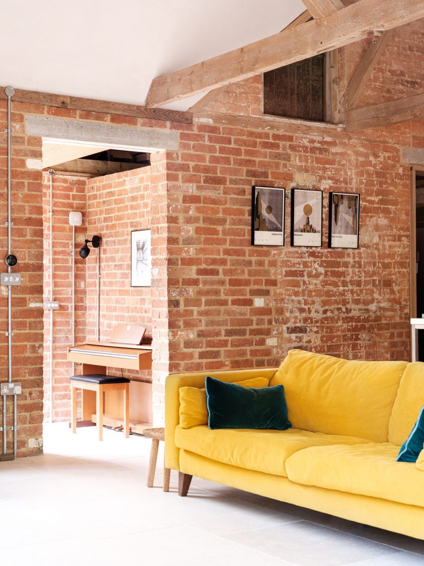 Woodthorpe Stables was designed by Delve Architects