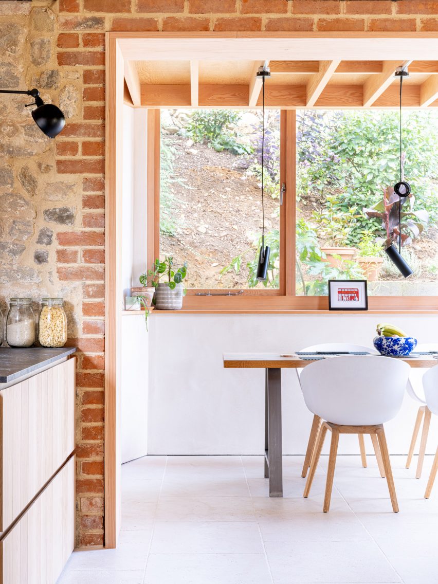 Woodthorpe Stables was designed by Delve Architects