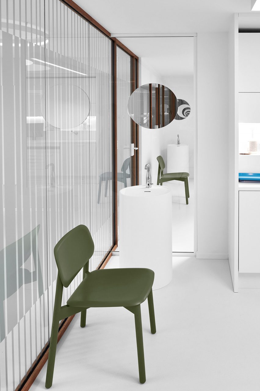 Interiors of Dentista clinic in Amsterdam designed by i29