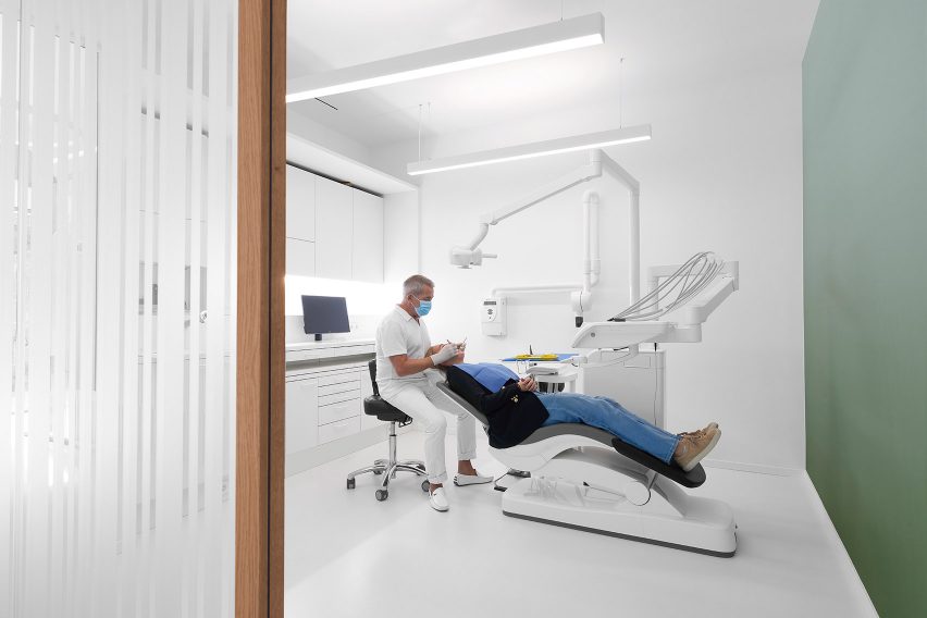Dentista clinic in Amsterdam has colour-block interiors