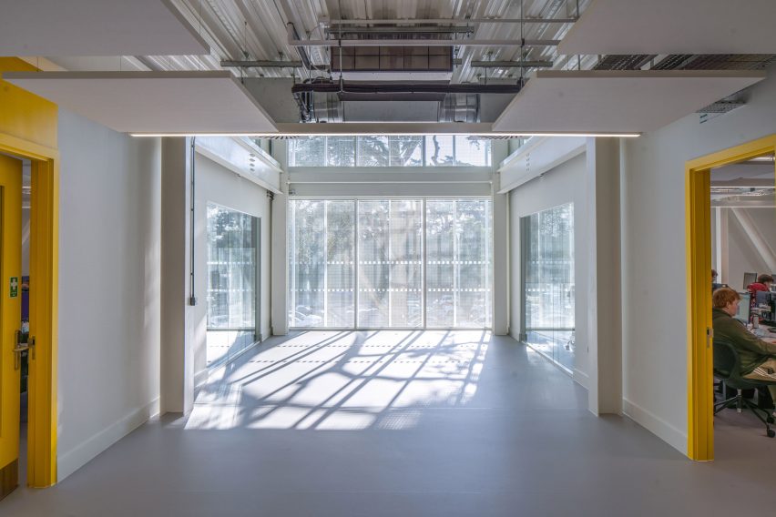 Industrial interiors of the Digi-Tech Factory by Coffey Architects