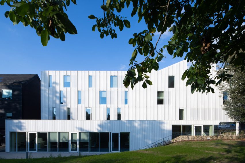 White exterior the Digi-Tech Factory by Coffey Architects