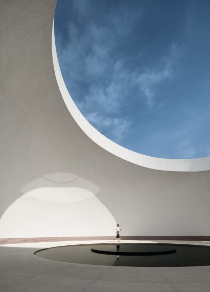 Entrance to Dongfengyun Hotel Mi'Le by Cheng Chung Design