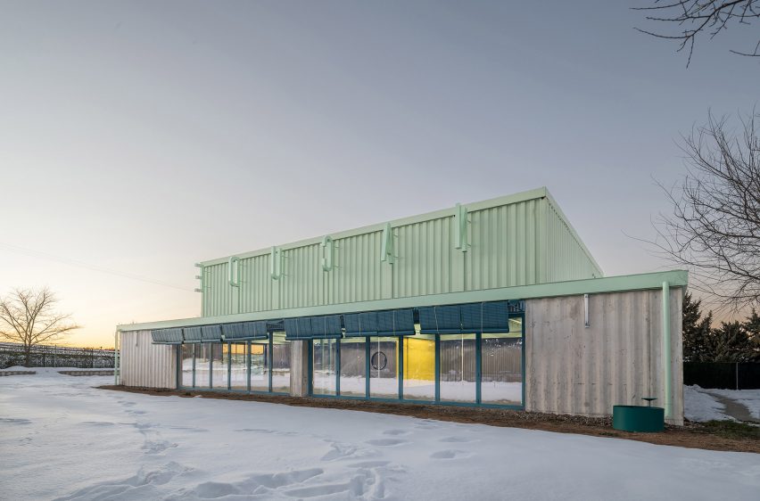Educan school for dogs, humans and other species