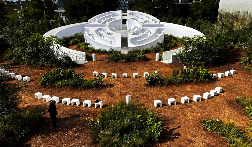 Five Echoes is an installation in Miami by Es Devlin