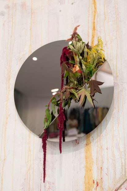 Mirror with flowers
