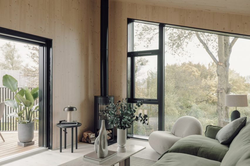Falcon House by Koto