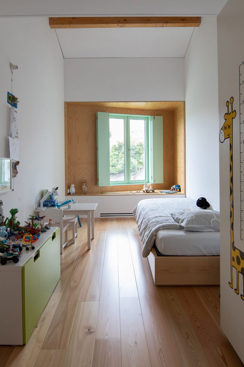 Family home in Porto by Fahr 0213