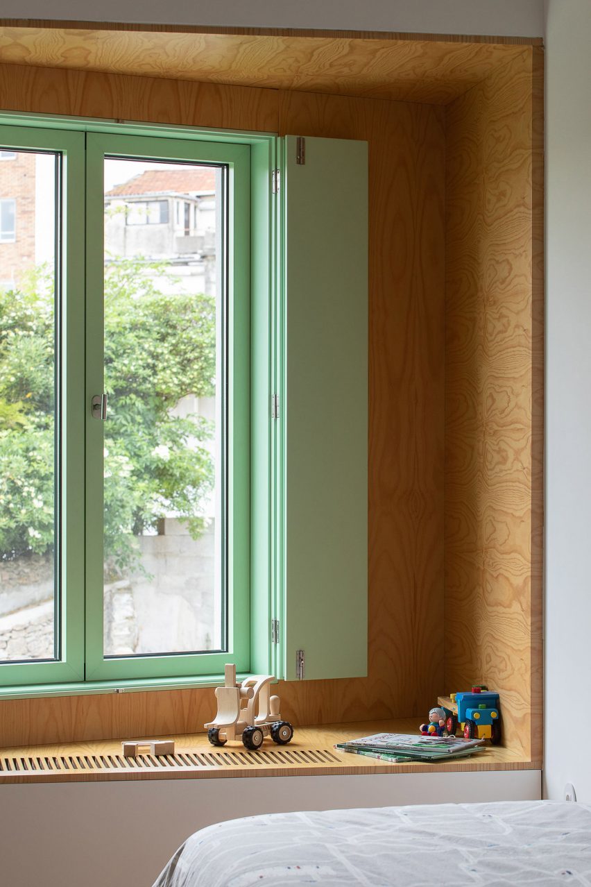 Family home in Porto by Fahr 0213