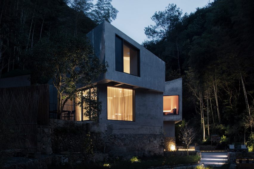 Concrete guesthouse at Flowing Cloud Township Villa