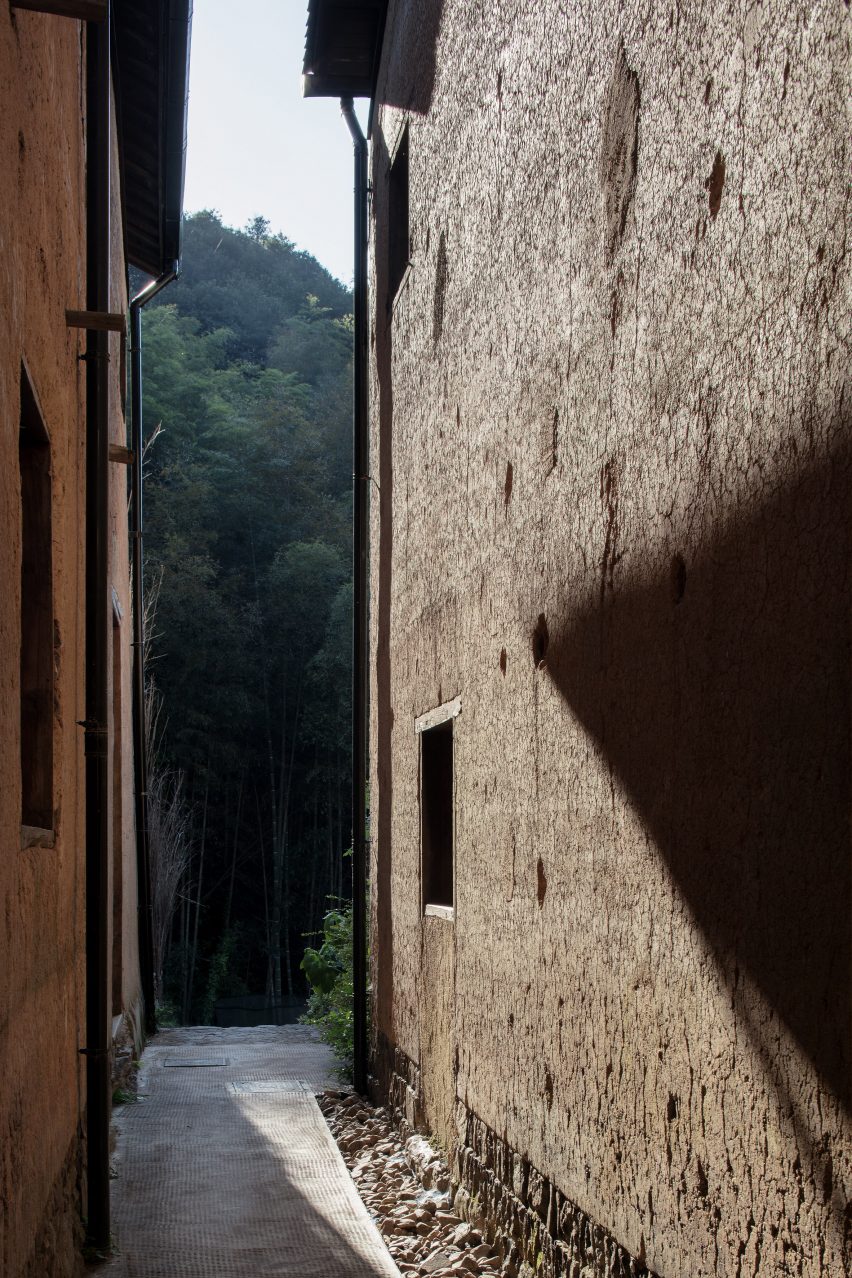 Rammed-earth houses in China