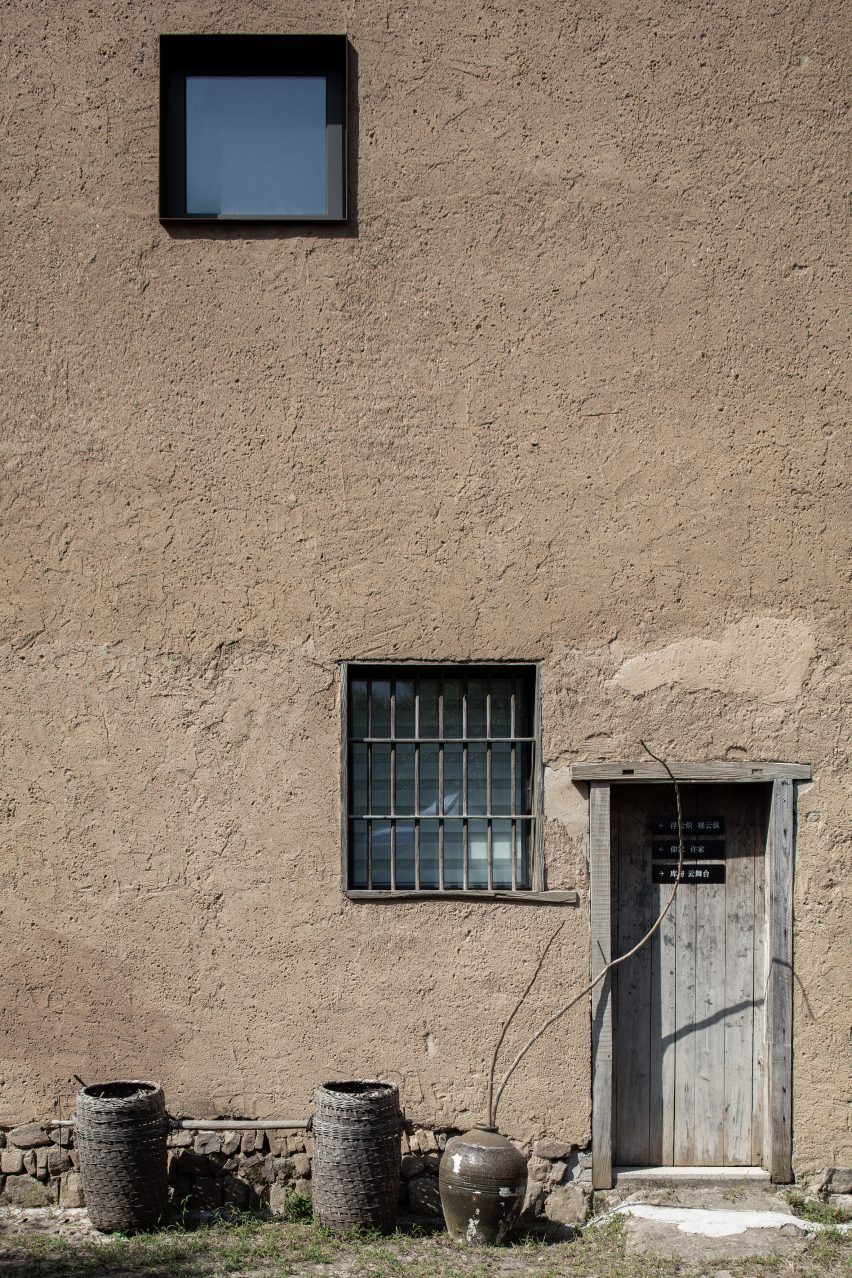 Rammed-earth facade